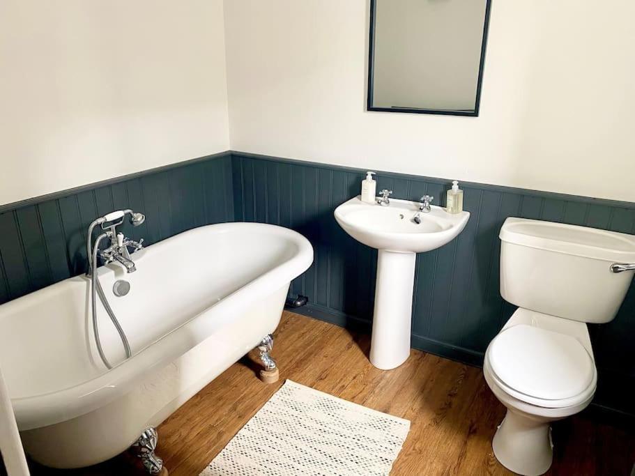 Lovely 2 Bedroom Apartment In Much Wenlock Exterior foto